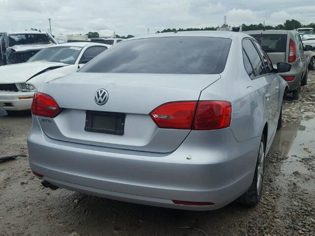 3VW2K7AJ8CM351918 - 2012 VOLKSWAGEN JETTA BASE Արծաթագույն լուսանկար 4