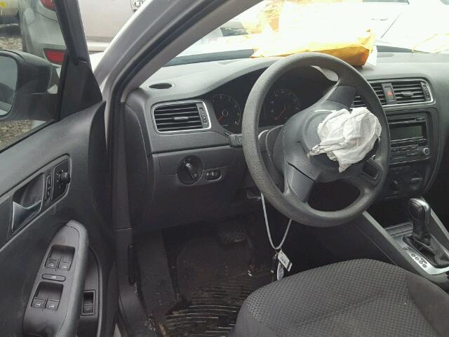 3VW2K7AJ8CM351918 - 2012 VOLKSWAGEN JETTA BASE Արծաթագույն լուսանկար 9