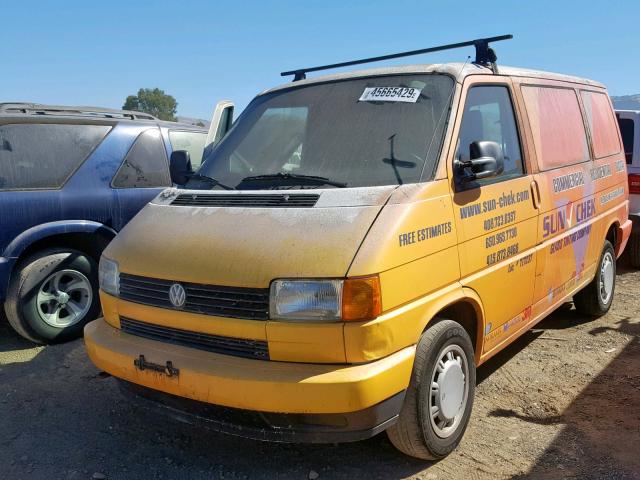 WV2KD0701PH001836 - 1993 VOLKSWAGEN EUROVAN GL YELLOW photo 2