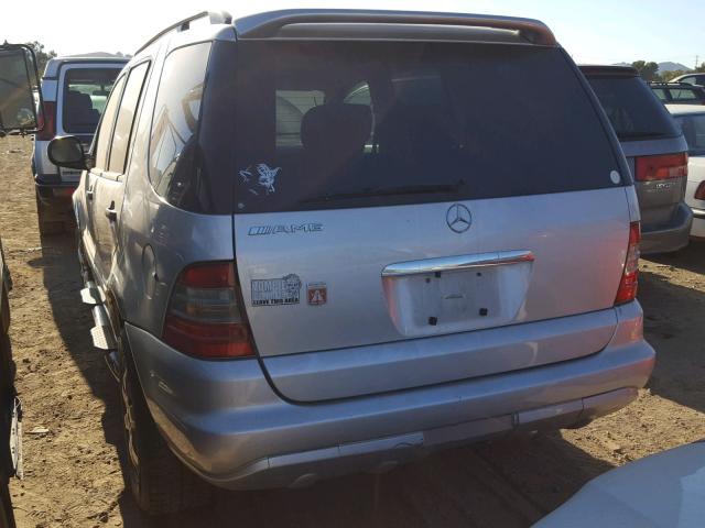 4JGAB54E3YA181288 - 2000 MERCEDES-BENZ ML 320 GRAY photo 3