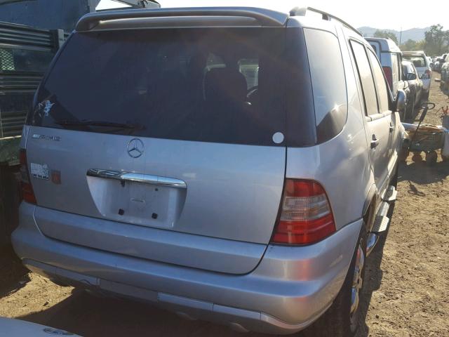 4JGAB54E3YA181288 - 2000 MERCEDES-BENZ ML 320 GRAY photo 4