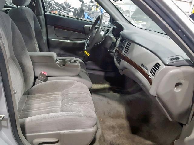 2G1WF52E049289769 - 2004 CHEVROLET IMPALA SILVER photo 5