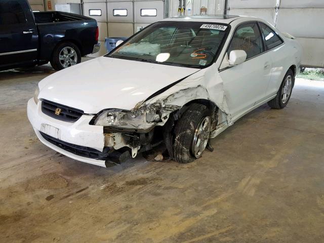 1HGCG2251YA013649 - 2000 HONDA ACCORD EX WHITE photo 2