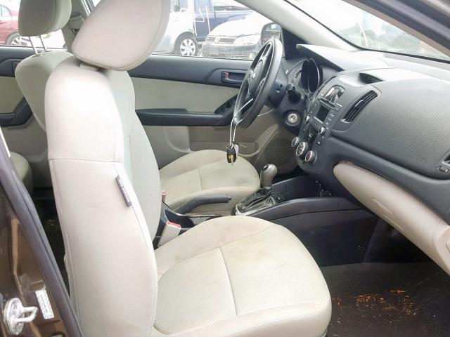 KNAFU4A2XC5528364 - 2012 KIA FORTE EX GOLD photo 5