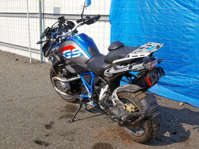 WB10A6101HZ654878 - 2017 BMW R1200 GS TWO TONE photo 3