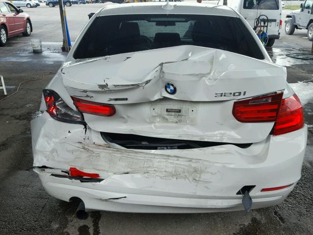 WBA3C3C59DF979000 - 2013 BMW 320 I WHITE photo 9