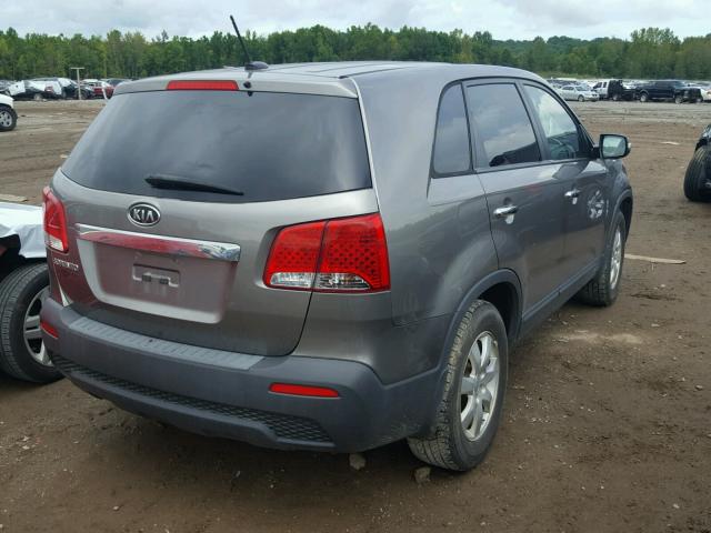 5XYKT3A17CG218864 - 2012 KIA SORENTO BA GRAY photo 4