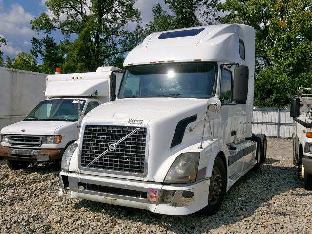 4V4NC9GH65N397998 - 2005 VOLVO VN VNL WHITE photo 2