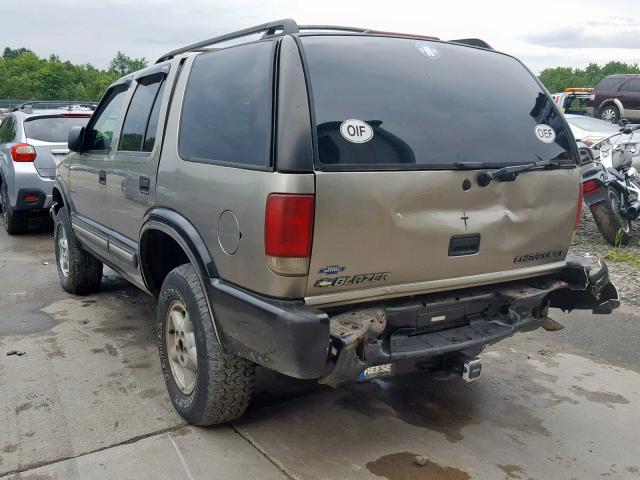 1GNDT13W6Y2304195 - 2000 CHEVROLET BLAZER TAN photo 3