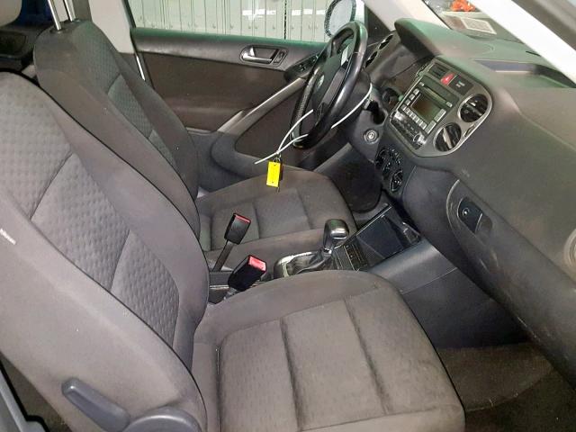 WVGBV75N39W526359 - 2009 VOLKSWAGEN TIGUAN SE SILVER photo 5