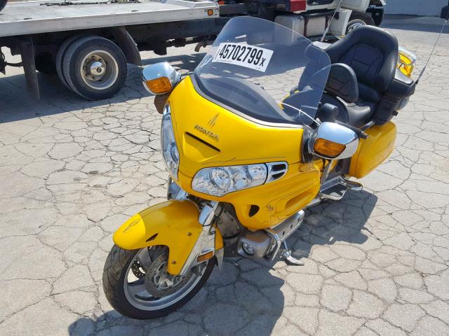 1HFSC47043A209985 - 2003 HONDA GL1800 YELLOW photo 2