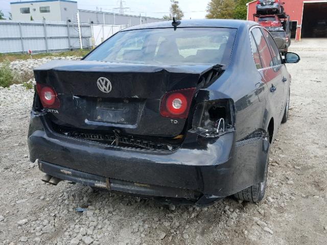 3VWHL71K29M120960 - 2009 VOLKSWAGEN JETTA TDI BLACK photo 4