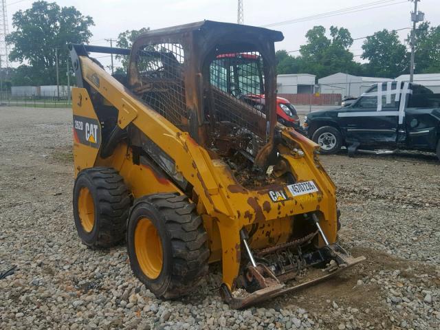 CAT0262DHDTB02928 - 2015 CATERPILLAR SKIDSTEER YELLOW photo 1