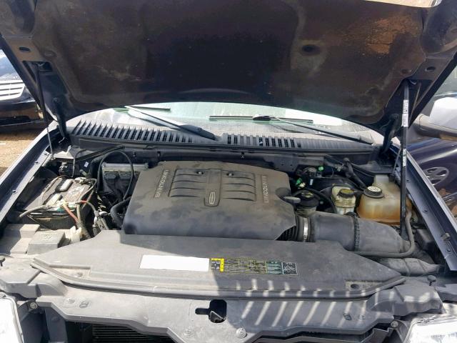 5LMFU28R74LJ10652 - 2004 LINCOLN NAVIGATOR BLUE photo 7