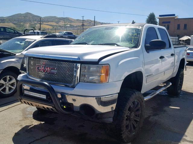 2GTEC13C381163802 - 2008 GMC SIERRA C15 WHITE photo 2