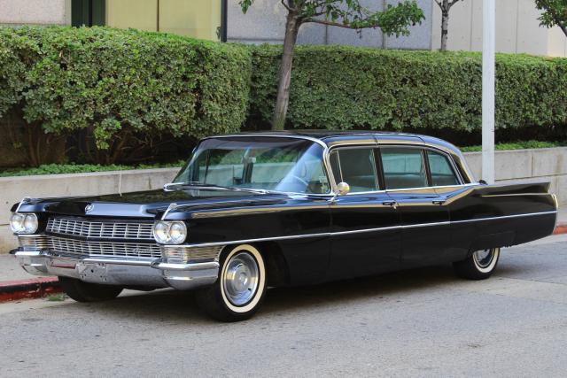 64R000122 - 1964 CADILLAC LIMO BLACK photo 2