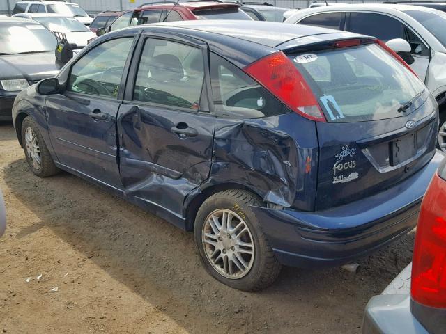 3FAFP37363R163320 - 2003 FORD FOCUS ZX5 BLUE photo 3