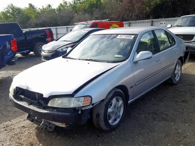 1N4DL01D01C240990 - 2001 NISSAN ALTIMA XE SILVER photo 2