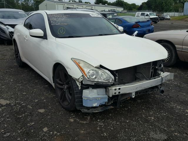 JNKCV64F69M651637 - 2009 INFINITI G37 WHITE photo 1