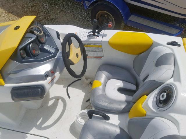 CEC41705C404 - 2004 BOMBARDIER SEADOO WHITE photo 5