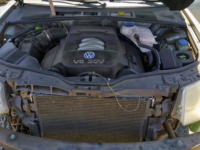 WVWYH63B83E060823 - 2003 VOLKSWAGEN PASSAT GLX BROWN photo 7