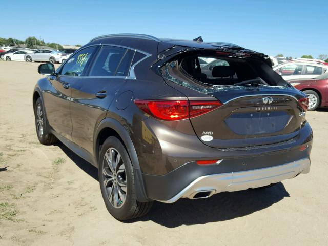 SJKCH5CR3JA055094 - 2018 INFINITI QX30 BASE BROWN photo 3