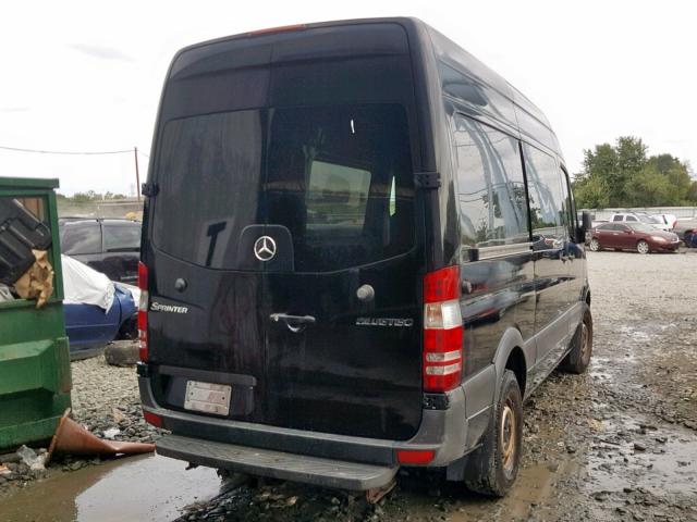 WD3PE7CC5C5724203 - 2012 MERCEDES-BENZ SPRINTER 2 BLACK photo 4