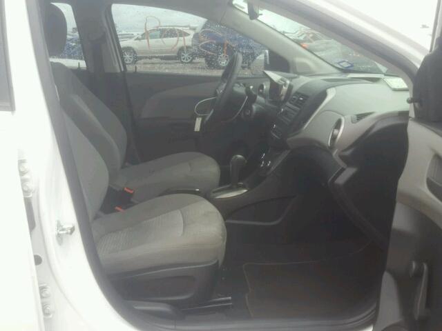 1G1JA5SH1G4151958 - 2016 CHEVROLET SONIC LS WHITE photo 5