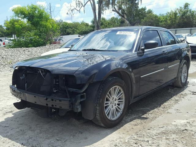 2C3KA43D29H503490 - 2009 CHRYSLER 300 LX BLACK photo 2