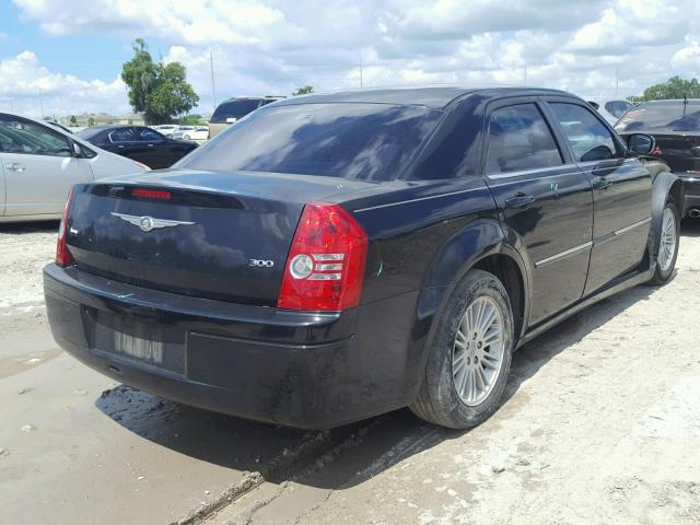 2C3KA43D29H503490 - 2009 CHRYSLER 300 LX BLACK photo 4