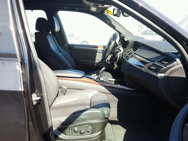 5UXZV8C52BL418171 - 2011 BMW X5 XDRIVE5 BLACK photo 5