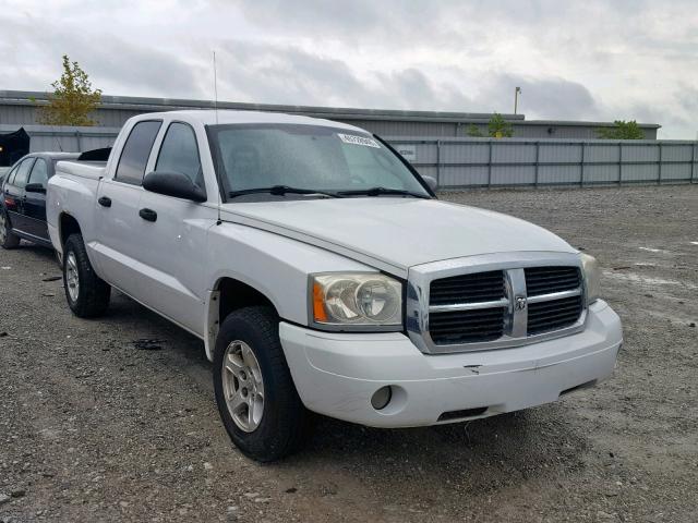 1D7HE48K97S107909 - 2007 DODGE DAKOTA QUA WHITE photo 1