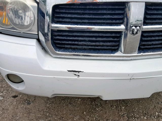 1D7HE48K97S107909 - 2007 DODGE DAKOTA QUA WHITE photo 9