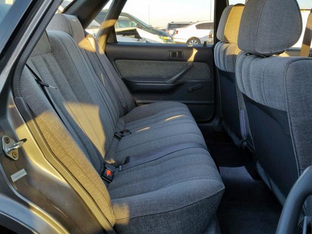 JT2SV21E7J3299849 - 1988 TOYOTA CAMRY DLX 灰色 照片 6