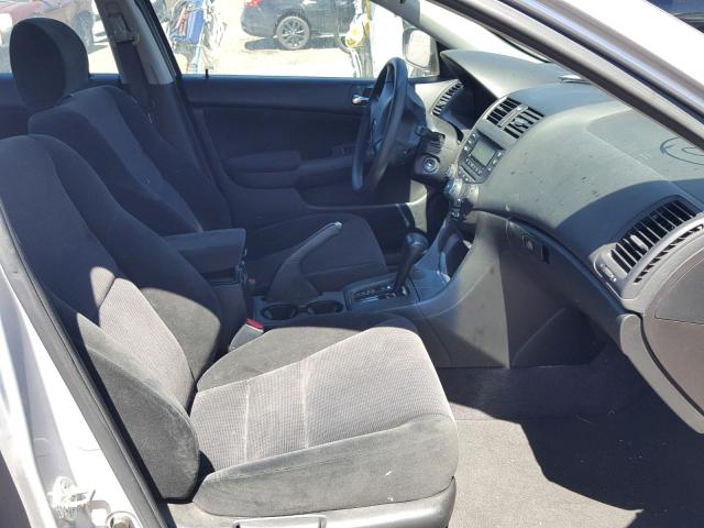 1HGCM56105A133195 - 2005 HONDA ACCORD DX SILVER photo 5