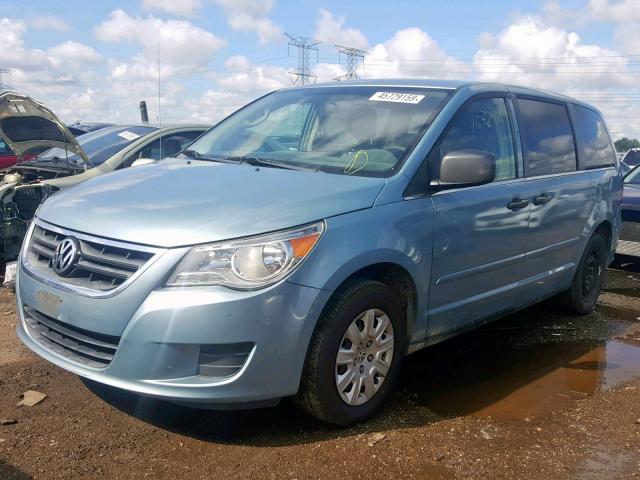 2V4RW4D18AR424541 - 2010 VOLKSWAGEN ROUTAN S BLUE photo 2