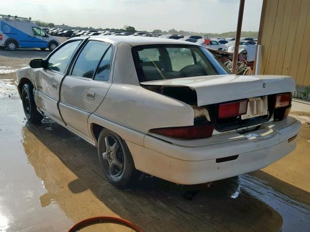 1G4NJ52M8TC413329 - 1996 BUICK SKYLARK GR WHITE photo 3