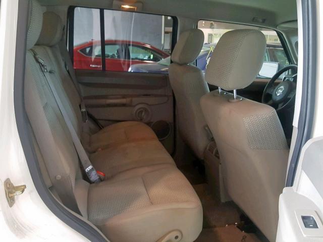 1J8HG48K96C345846 - 2006 JEEP COMMANDER WHITE photo 6