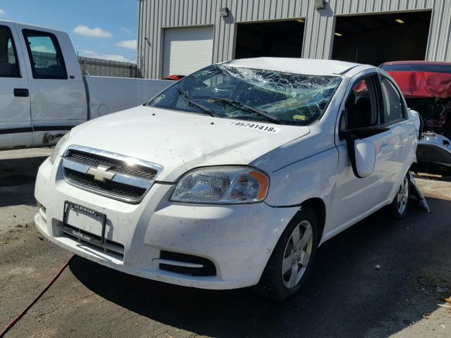 KL1TD5DE8BB134273 - 2011 CHEVROLET AVEO LS WHITE photo 2