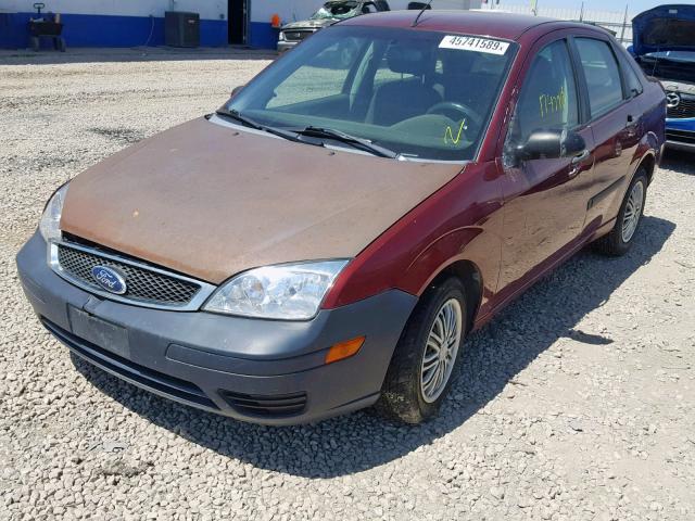 1FAFP34N26W242751 - 2006 FORD FOCUS ZX4 MAROON photo 2