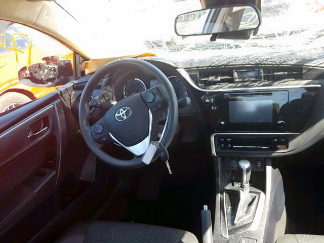 2T1BURHE8JC124865 - 2018 TOYOTA COROLLA L GRAY photo 9