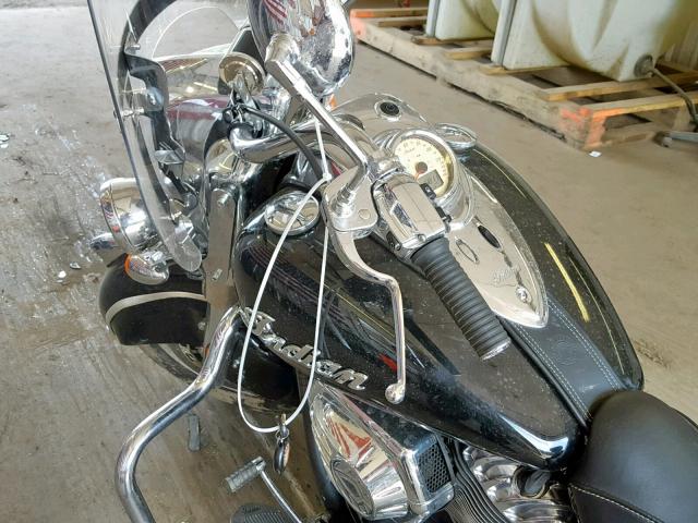 56KTHAAA6G3340176 - 2016 INDIAN MOTORCYCLE CO. SPRINGFIEL BLACK photo 5