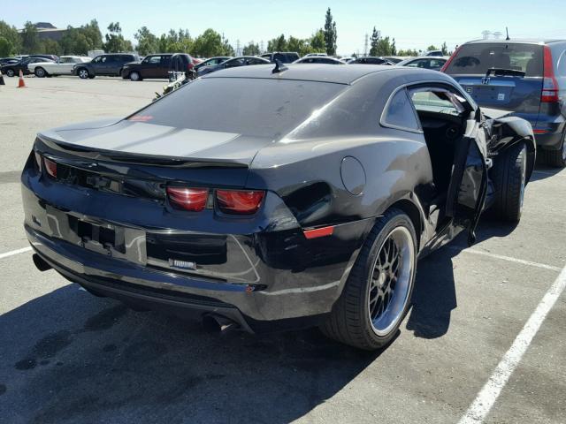 2G1FE1E3XD9119215 - 2013 CHEVROLET CAMARO LS BLACK photo 4