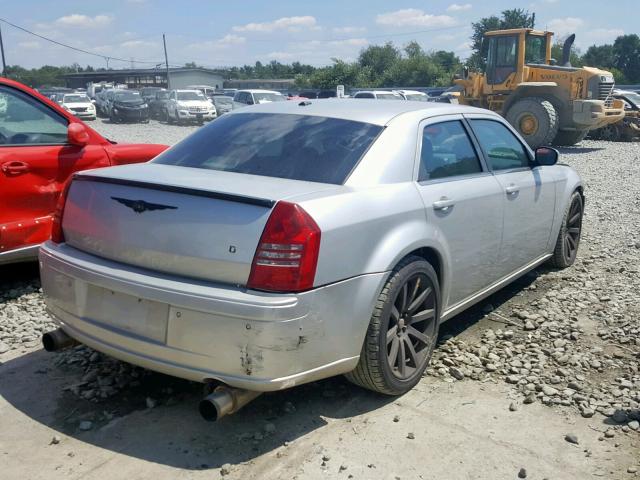 2C3LA73W36H536419 - 2006 CHRYSLER 300C SRT-8 SILVER photo 4