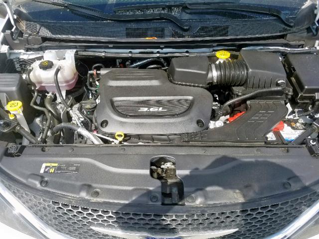 2C4RC1CG0JR294150 - 2018 CHRYSLER PACIFICA L WHITE photo 7