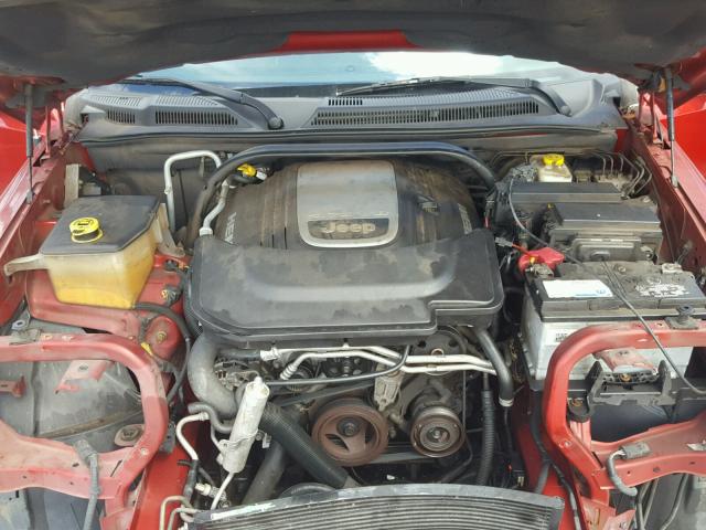 1J8HG58236C129349 - 2006 JEEP COMMANDER RED photo 7