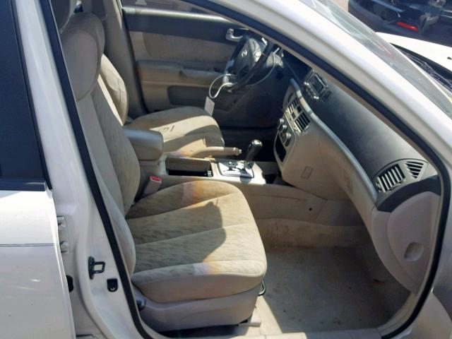 KMHET46CX6A106668 - 2006 HYUNDAI SONATA GL WHITE photo 5