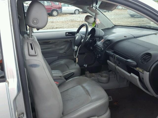 3VWCK31C75M400513 - 2005 VOLKSWAGEN NEW BEETLE 银色 照片 5