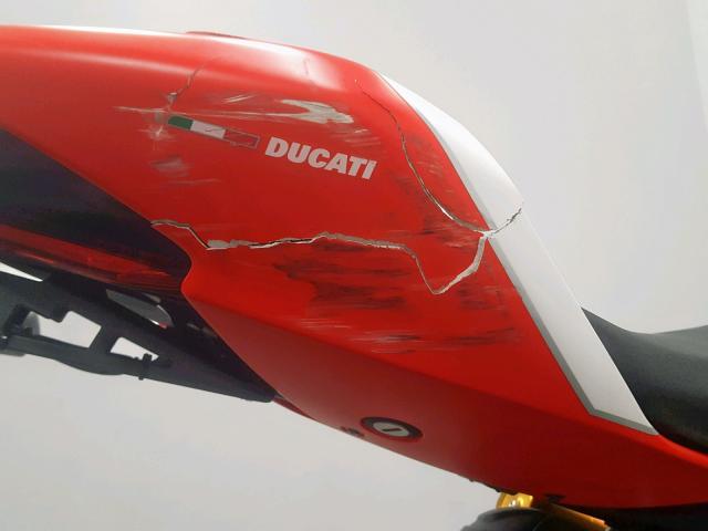 ZDM14B1W0JB007564 - 2018 DUCATI SUPERBIKE RED photo 17