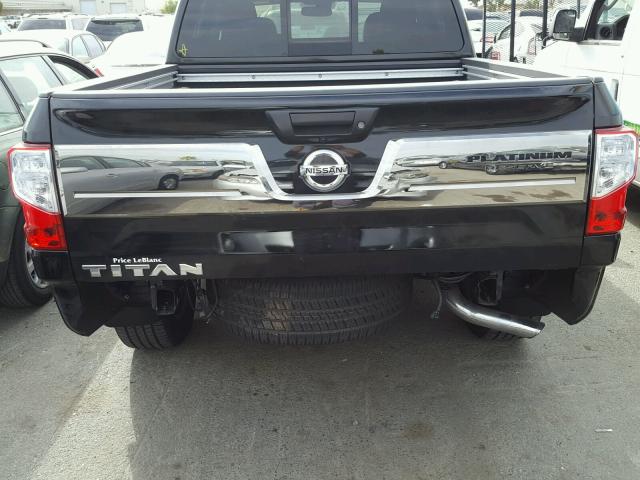 1N6AA1E61HN568046 - 2017 NISSAN TITAN SV BLACK photo 9